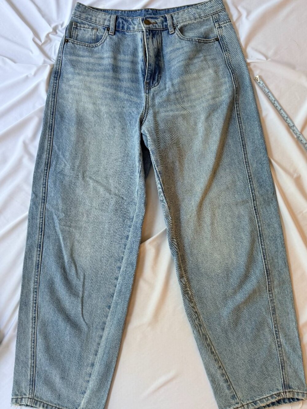 One Loved Babe Barrel Leg Jeans Small Light Wash Raw Hem
